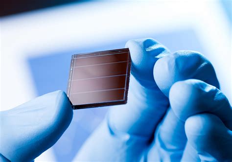  Kupfercyanid: Ein revolutionäres Material für effizientere Solarzellen und leistungsstärkere Batterien!